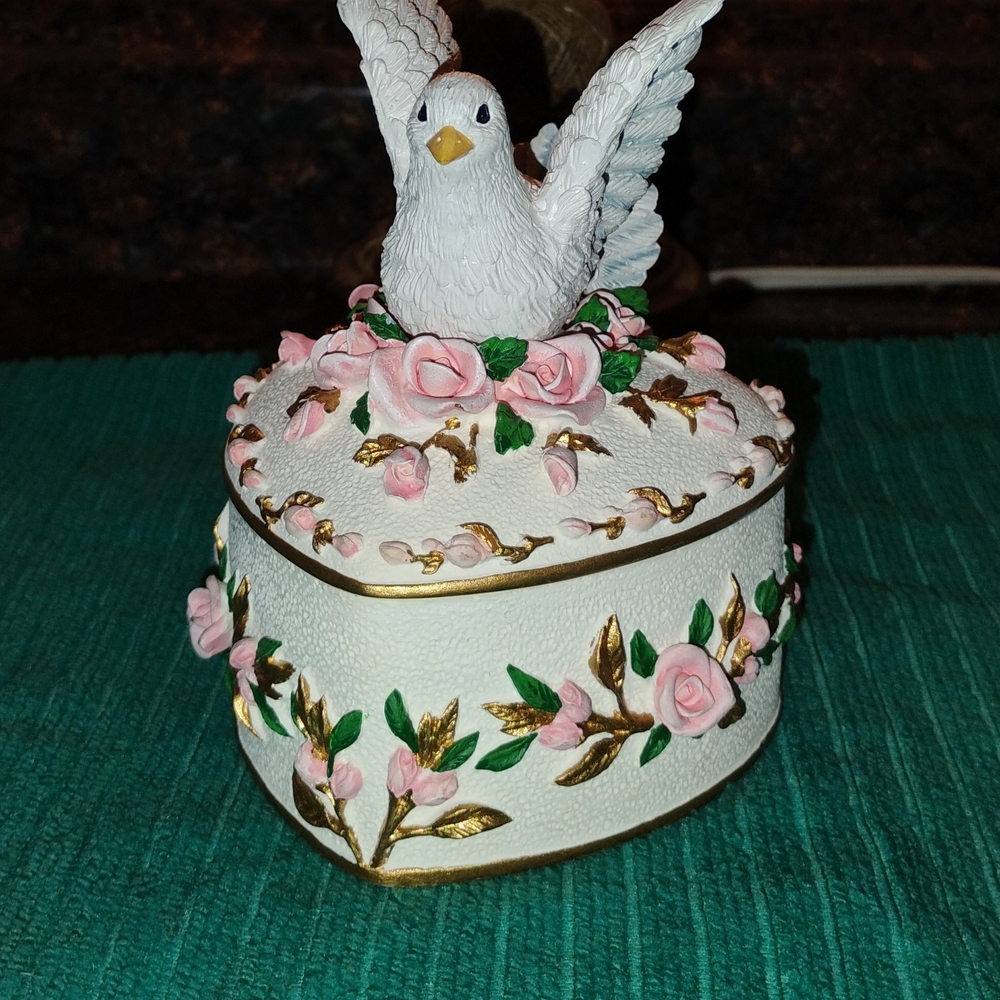 Decorative White Dove Jewelry Box